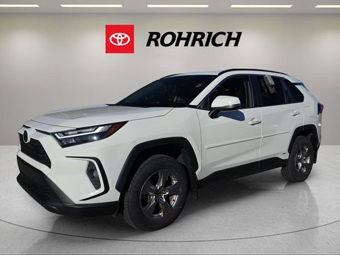 Used 2023 Toyota RAV4 XLE w/ Convenience Package image 1