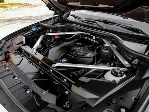 Used 2021 BMW X5 xDrive40i w/ Executive Package image 55