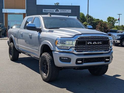 Used 2022 RAM 2500 Limited AWD/4WD image 2