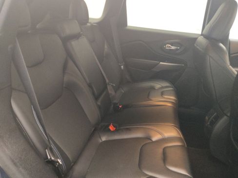 Used 2021 Jeep Cherokee Latitude Plus image 19