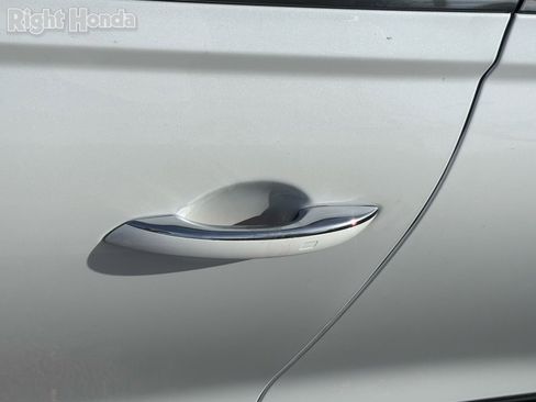 Used 2025 Genesis G80 2.5T image 10