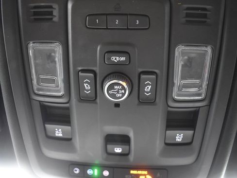 Used 2021 Cadillac Escalade Premium Luxury w/ LPO, Illumination Package image 25