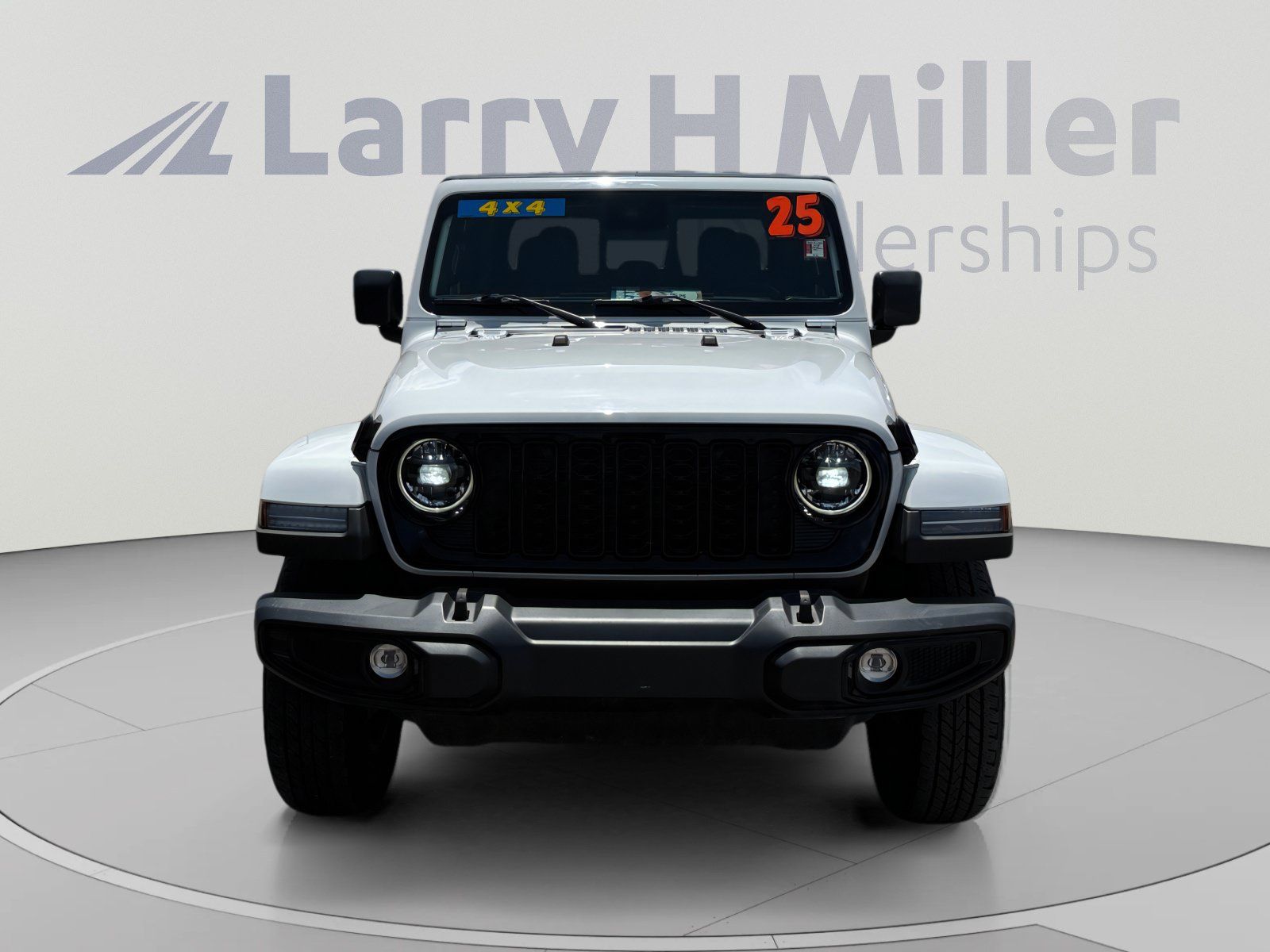 Used 2025 Jeep Gladiator Sport AWD/4WD image 8
