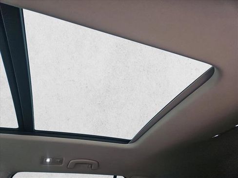 Used 2021 Volkswagen Atlas SE image 19