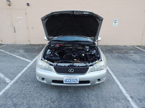 Used 2002 Lexus IS 300 image 25