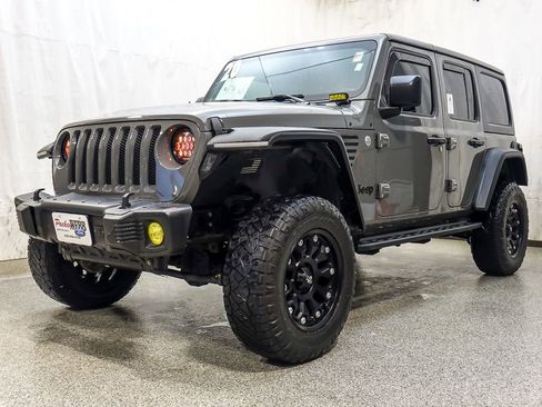 Used 2020 Jeep Wrangler Unlimited Sport S image 2