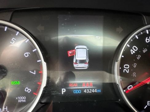 Used 2022 Toyota RAV4 XLE w/ Convenience Package AWD/4WD image 19