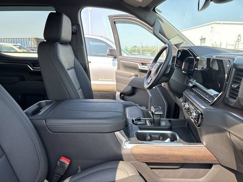 Certified 2025 GMC Sierra 1500 SLT w/ SLT Premium Package RWD image 13
