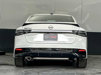 New 2027 Nissan Sentra SR w/ Floor Mat Package
