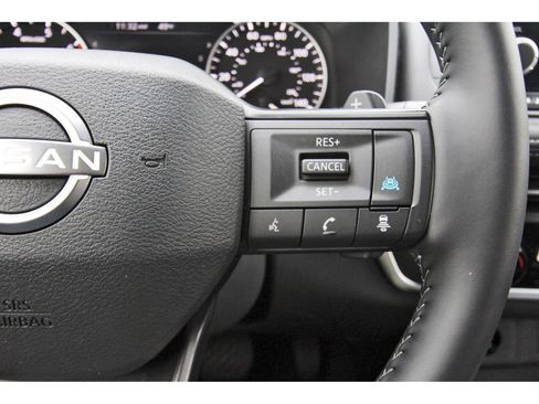 Certified 2025 Nissan Rogue SV image 19