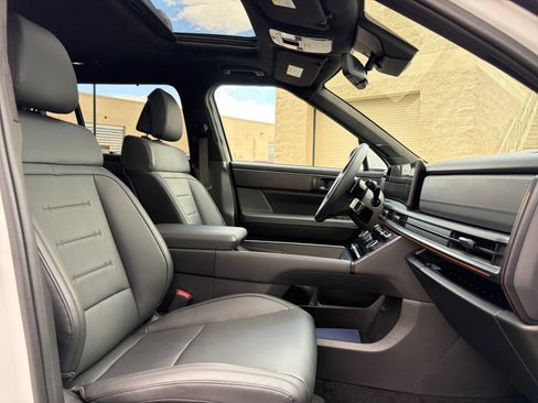 Used 2026 Hyundai Santa Fe Calligraphy AWD/4WD image 33