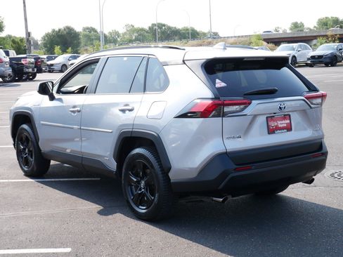 Used 2019 Toyota RAV4 LE w/ Carpet Mat Package AWD/4WD image 3