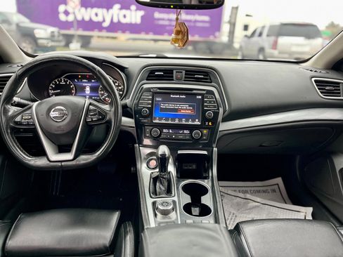 Used 2016 Nissan Maxima 3.5 SL w/ Interior Lighting Package image 5