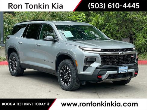 Used 2025 Chevrolet Traverse Z71 AWD/4WD image 1