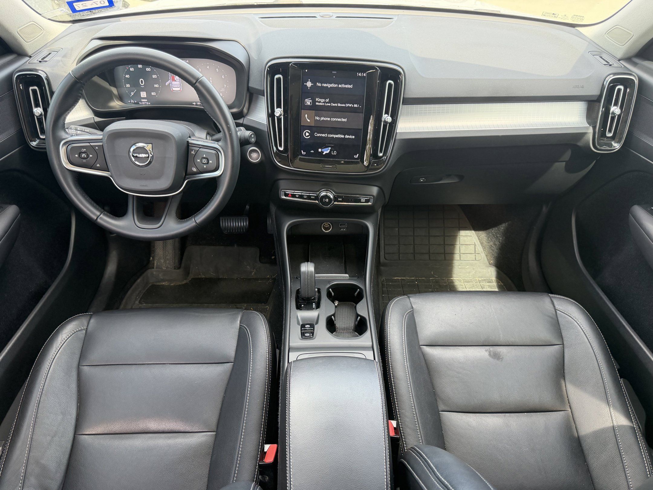 Used 2020 Volvo XC40 T5 Momentum w/ Protection Package Premier AWD/4WD image 11