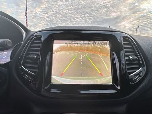 Used 2021 Jeep Compass Limited image 20