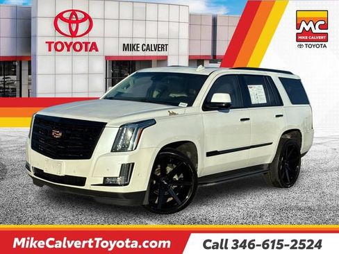 Used 2019 Cadillac Escalade Luxury RWD image 1