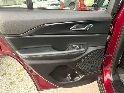 Used 2025 Jeep Grand Cherokee Altitude RWD image 14