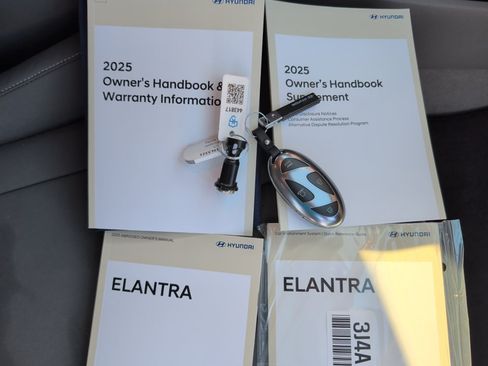 Certified 2025 Hyundai Elantra Sport FWD image 34