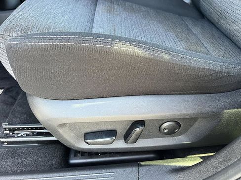 Certified 2023 Nissan Rogue SV FWD image 21