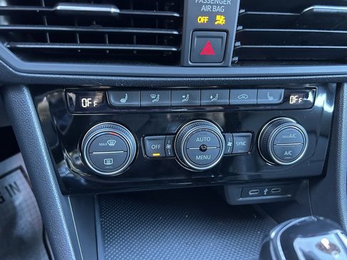 Used 2022 Volkswagen Jetta SE image 20