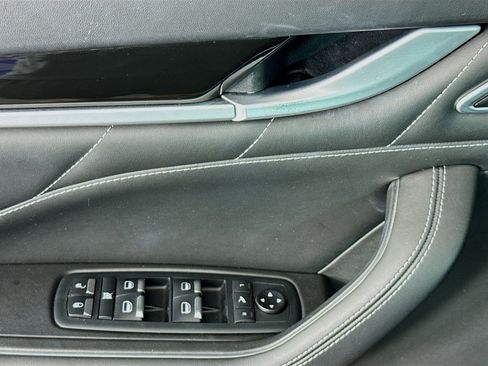 Used 2021 Maserati Levante image 23