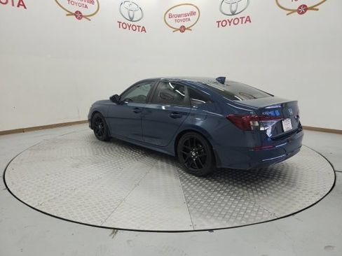 Used 2025 Honda Civic Sport image 6