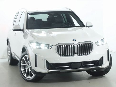 Certified 2026 BMW X5 xDrive40i w/ Climate Comfort Package image 2