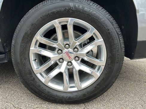 Used 2022 GMC Yukon SLT w/ SLT Luxury Package image 24