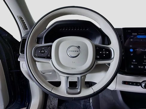 Certified 2026 Volvo XC90 T8 Ultra w/ Protection Package Premier AWD/4WD image 11