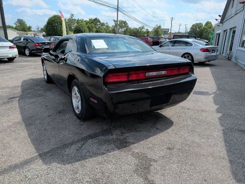 Used 2010 Dodge Challenger SE RWD image 4