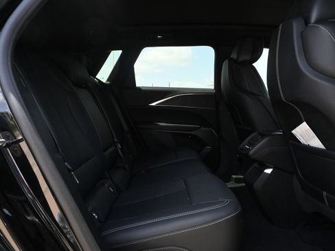 Used 2024 Cadillac Lyriq Luxury RWD image 22