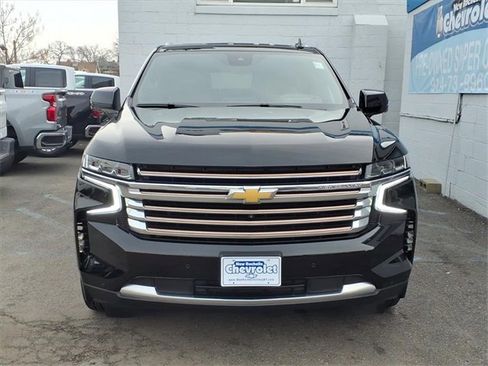 Used 2024 Chevrolet Suburban High Country w/ Advanced Technology Package image 2