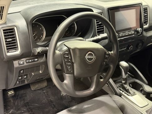 Certified 2022 Nissan Frontier SV w/ Technology Package image 18