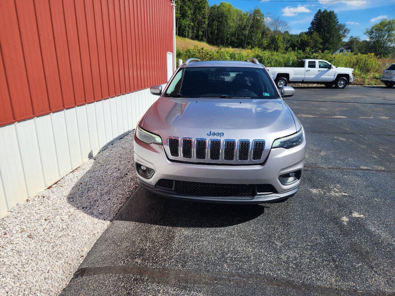 Used 2019 Jeep Cherokee Latitude Plus w/ Cold Weather Group AWD/4WD image 4
