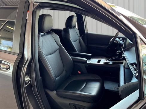 Used 2021 Toyota Sienna XSE w/ XSE Plus Package FWD image 17