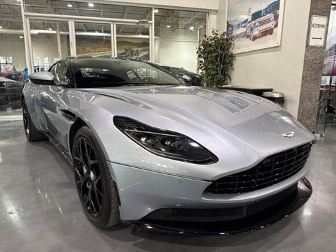 Used 2019 Aston Martin DB11 Coupe image 3