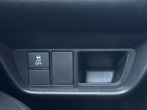 Certified 2025 Honda HR-V Sport image 32