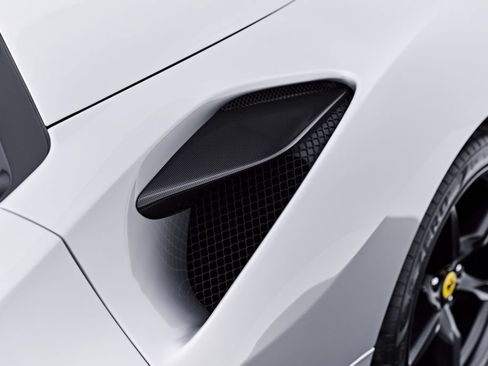 Used 2022 Ferrari F8 Tributo RWD image 40