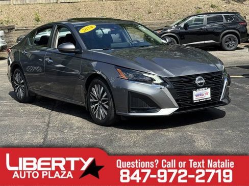 Used 2024 Nissan Altima 2.5 SV w/ SV Premium Package FWD image 1
