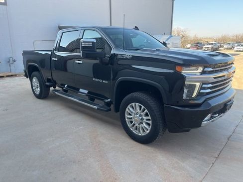Used 2023 Chevrolet Silverado 2500 High Country w/ Technology Package image 3