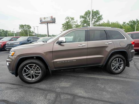 Used 2018 Jeep Grand Cherokee Limited AWD/4WD image 3