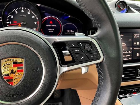 Used 2021 Porsche Cayenne AWD/4WD image 23