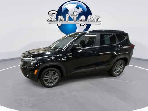 Certified 2022 Kia Seltos S image 4