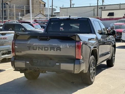 Used 2024 Toyota Tundra Platinum AWD/4WD image 4