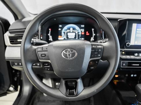 Used 2025 Toyota Camry LE FWD image 25