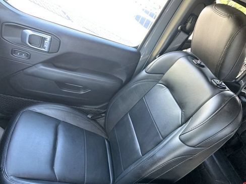 Used 2021 Jeep Wrangler Unlimited Sahara AWD/4WD image 27
