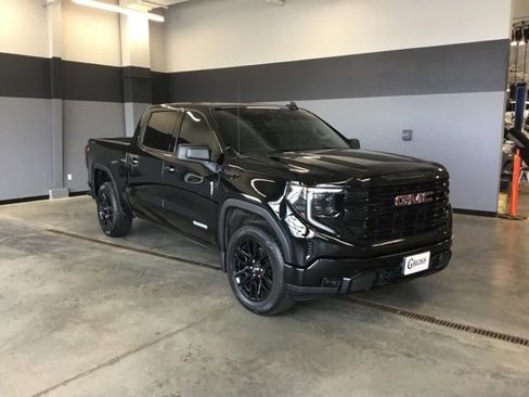 Used 2024 GMC Sierra 1500 Elevation image 1