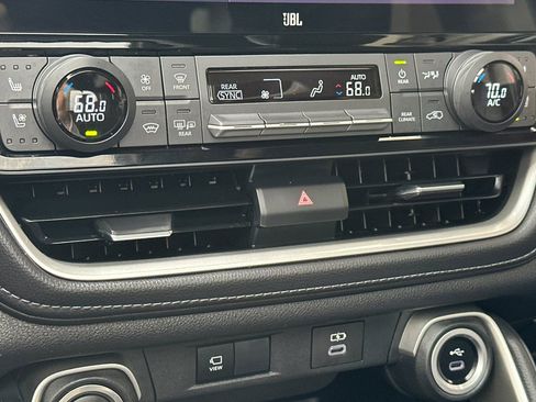 Used 2025 Toyota Grand Highlander AWD image 28