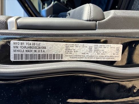 New 2025 Jeep Grand Cherokee Limited w/ Luxury Tech Group II image 24